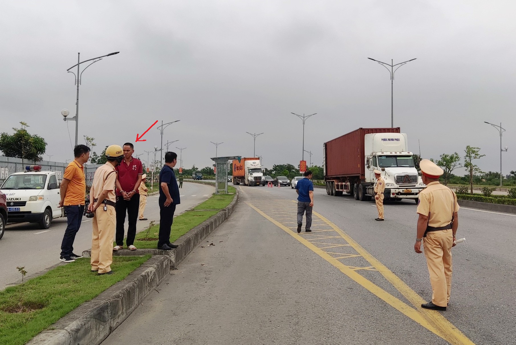 Đội CSGT số 2, Phòng CSGT đường bộ - đường sắt: Bắt đối tượng chống người thi hành công vụ